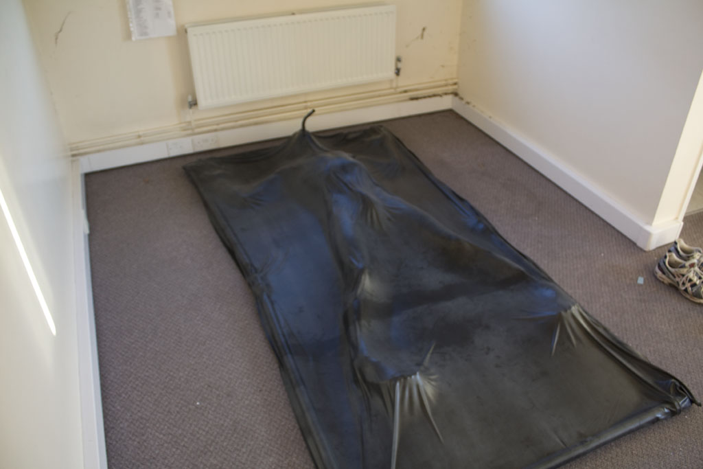 Vac Bed – Pre Hoover – ZentaiSpot